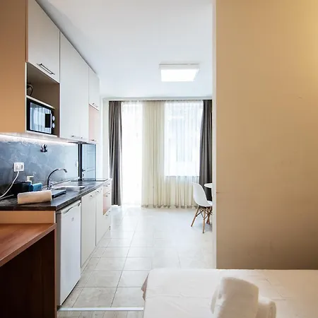 Apartment Location And Free Parking *