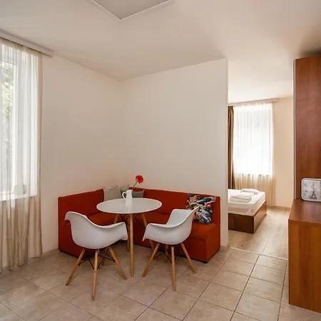 Apartment Location And Free Parking